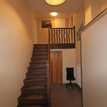 Gite Tout Confort Avec Terrasse, Parking, Wifi - 4 Chambres, 8 Couchages - Fr-1-589-246 *